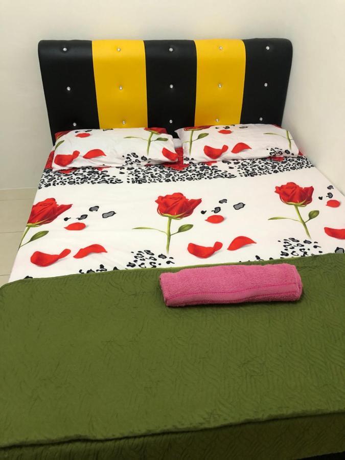Hasnifana Homestay Seri Iskandar Exterior foto